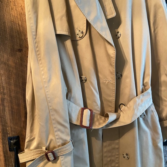 Beautiful heavy Khaki Trench Coat - Picture 5 of 5